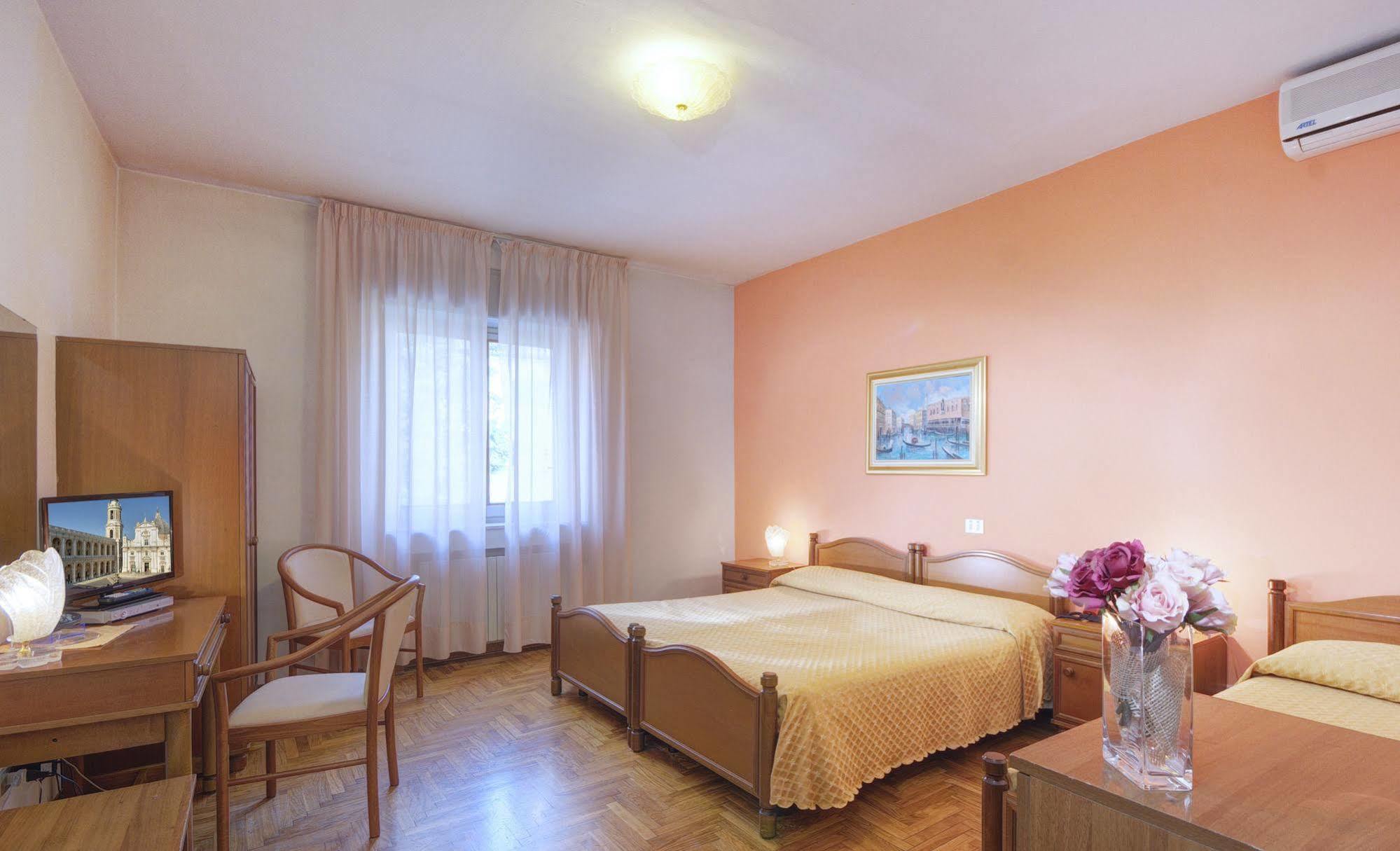 San Gabriele Hotell Loreto Exteriör bild